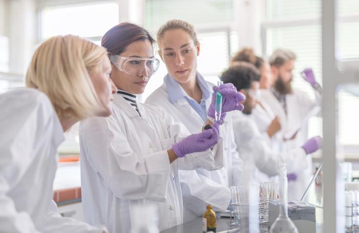 Group of women scientists